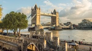 Wisata Halal Eropa: 10 Kota Ramah Muslim yang Wajib Masuk Daftar Liburan Travel Eropa: Liburan Musim Dingin Seru ke UK dan Scotland Bareng Wisata Halal Indonesia!