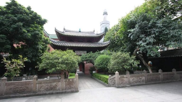 Menelusuri Masjid yang Didirikan Sahabat Nabi dalam Wisata Halal ke China