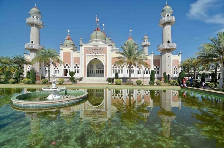 Alasan Thailand Layak Jadi Destinasi Wisata Muslim yang Sangat Menarik
