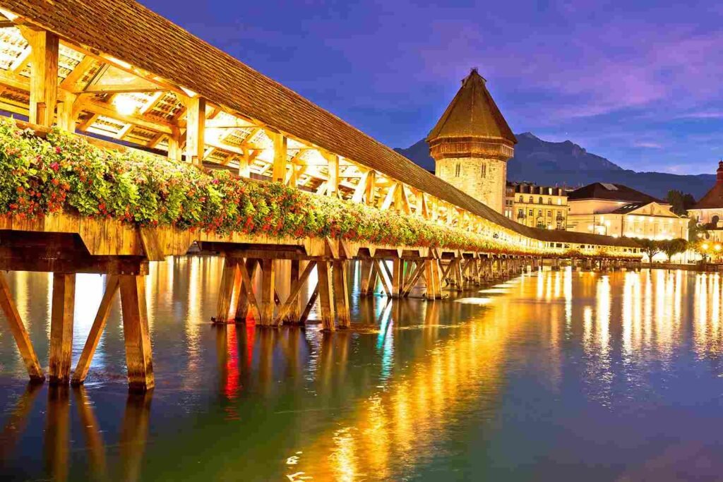 Chapel Bridge, Destinasi Halal Tour dengan Keindahan Klasik Kota Lucerne
