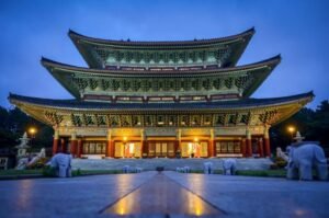 Gyeongbokgung Palace: Destinasi Bersejarah yang Wajib Saat Tour Korea Paket Tour Korea, Cobain Hanbok Sambil Foto di Istana Gyeongbokgung Halal Tour ke Korea Selatan, Destinasi yang Cocok untuk Liburan Keluarga