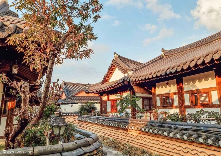 Tour Korea Menyusuri Nuansa Tradisional Kota Tua Jeonju Hanok Village