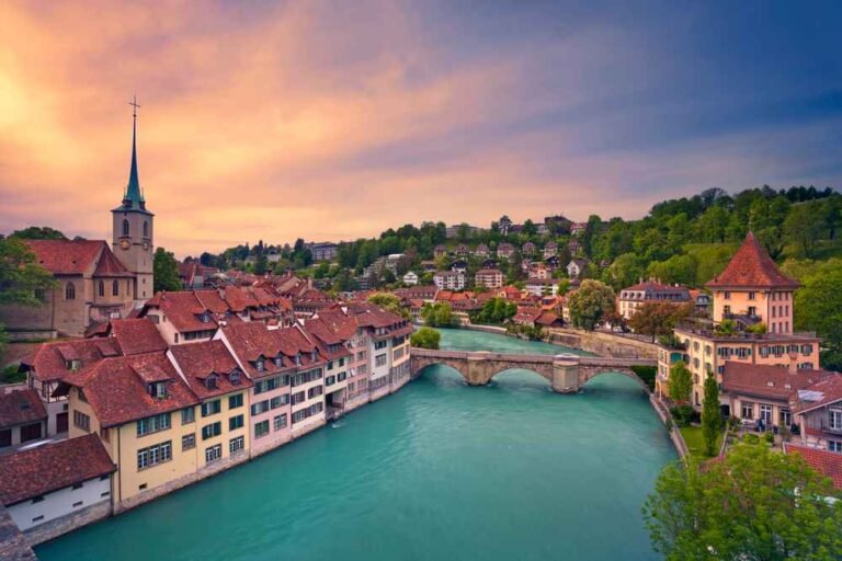 Jejak Sejarah dan Keindahan Kota Tua di Bern yang Ramah untuk Halal Tour