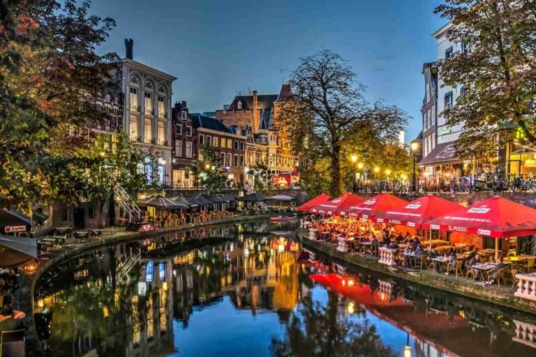 Jalan-Jalan ke Utrecht, Kota Pelajar yang Asyik dan Menarik untuk Halal Tour