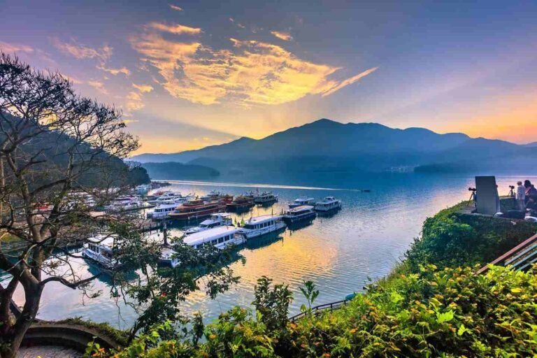 Pesona Sunrise dan Sunset di Sun Moon Lake dalam Halal Tour Taiwan