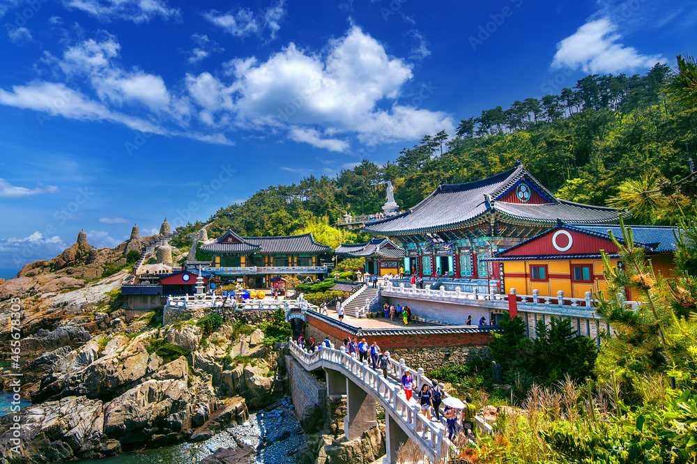Tour Korea ke Haedong Yonggungsa, Kuil di Tepi Laut dengan Pemandangan Memesona