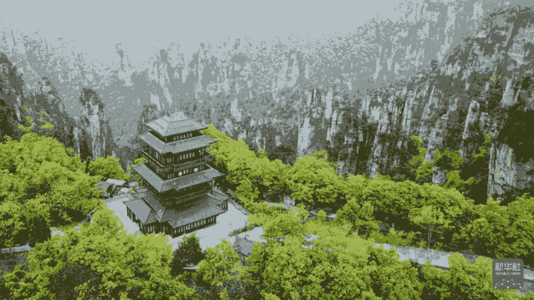 Jelajah Keindahan Abadi Wulingyuan, Surga Tersembunyi yang Ramah Halal Tour