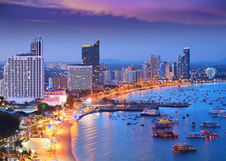 Pattaya, Kota Pantai dengan Semarak Kehidupan Malam yang Ramah Halal Tour