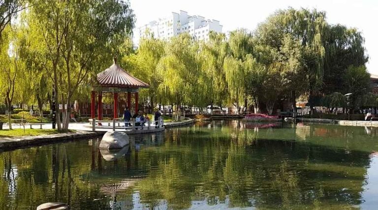Shuimogou Scenic Area, Oase Hijau di Urumqi yang Cocok Banget untuk Halal Tour