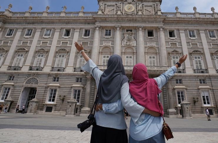 5 Tantangan Wisata Halal di Eropa dan Cara Mengatasinya