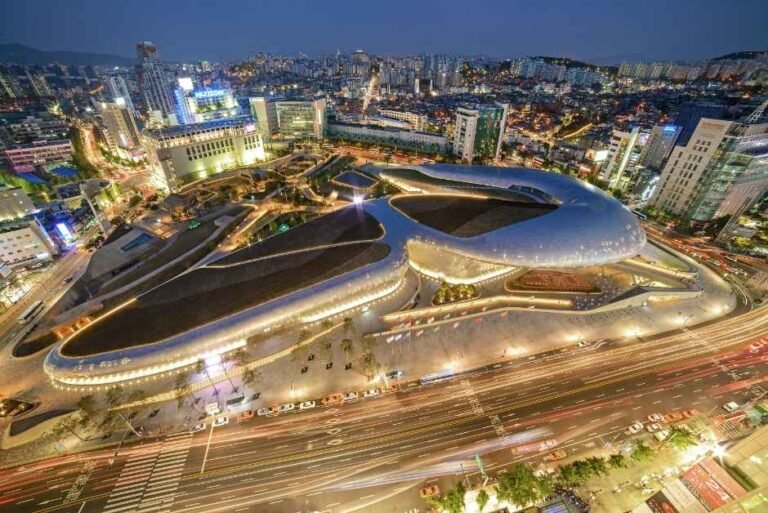Dongdaemun & Ewha University, Surga Fashion Muslimah dalam Paket Korea