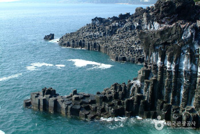 Travel Korea ke Tebing Jusangjeolli Jeju, Karya Alam Spektakuler