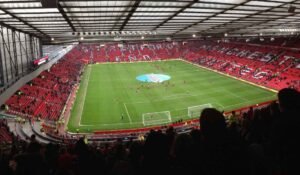 Wisata Halal ke Inggris: Jelajahi UK & Scotland Sekaligus Stadion Impian di Old Trafford