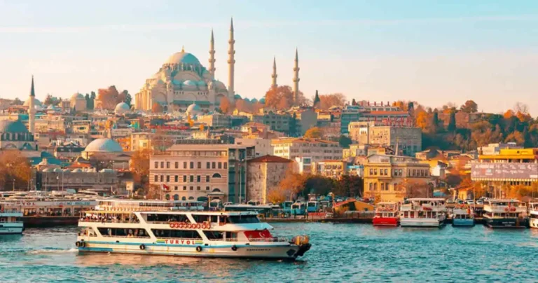 Liburan Seru di Istanbul? Ini Bosphorus Cruise yang Wajib Dicoba untuk Wisata Muslim