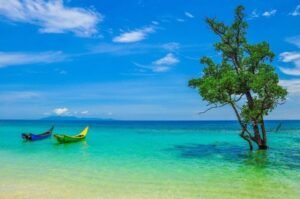 Pantai Cantik untuk Wisata Halal Indonesia yang Masih Sepi Wisatawan