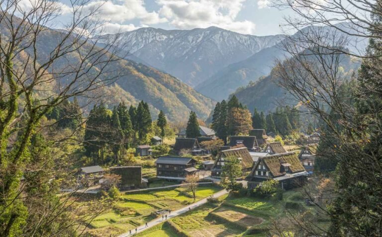 Desa Tradisional di Jepang yang Serasa Masuk Film Ghibli