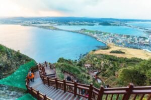 Nggak Nyangka, Jeju Punya Banyak Sisi yang Cocok buat Wisata Muslim