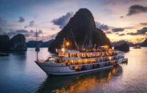 Wisata Halal ke Vietnam Makin Seru dengan Cruise di Halong Bay Wisata halal ke Vietnam ternyata bisa terasa jauh lebih seru kalau kamu memasukkan pengalaman naik cruise di Halong Bay ke dalam itinerary. Selama ini, banyak orang mengenal Vietnam lewat Hanoi yang ramai, jajanan pinggir jalan, atau kawasan Old Quarter yang selalu hidup. Padahal, setelah meninggalkan pusat kota dan menuju Halong Bay, suasananya bisa berubah total. Perjalanan dari Hanoi menuju Halong Bay memang membutuhkan waktu beberapa jam, tetapi pemandangan yang menunggu di sana cukup sulit dilupakan. Gugusan pulau batu kapur yang berdiri di tengah laut membuat kawasan ini terlihat seperti lukisan. Bukan tanpa alasan Halong Bay dikenal sebagai salah satu destinasi paling terkenal di Vietnam dan sering masuk wishlist wisatawan dari berbagai negara. Cara menikmati Halong Bay pun bukan cuma datang, berfoto, lalu pulang. Banyak wisatawan memilih naik cruise untuk melihat kawasan ini dari sudut yang berbeda. Dari atas kapal, kamu bisa menikmati pemandangan laut sambil perlahan melewati pulau-pulau kecil yang tersebar di sepanjang teluk. Wisata Halal ke Vietnam Lebih Berkesan dengan Cruise di Halong Bay Pengalaman naik kapal inilah yang membuat wisata halal ke Vietnam terasa lebih santai. Tidak perlu setiap saat berpindah dari satu tempat ke tempat lain sambil mengejar waktu. Kamu bisa duduk di dek kapal, menikmati angin laut, melihat tebing karst dari kejauhan, lalu membiarkan perjalanan berjalan perlahan. Halong Bay sendiri masuk dalam daftar Situs Warisan Dunia UNESCO dan memiliki ribuan pulau serta batu kapur yang membentuk lanskap khas. Saat cuaca cerah, warna air laut dan langit berpadu dengan tebing-tebing hijau yang menjulang. Sementara ketika kabut mulai turun, suasananya berubah menjadi lebih dramatis. Menariknya lagi, kawasan ini juga punya hubungan dengan dunia film Hollywood. Halong Bay dan beberapa kawasan di Vietnam pernah menjadi lokasi pengambilan gambar film Kong: Skull Island. Jadi, buat kamu yang pernah menonton film tersebut, beberapa lanskap batu kapur di Vietnam mungkin terasa tidak asing. Saat mengikuti cruise, biasanya ada beberapa aktivitas yang bisa dilakukan. Salah satunya mengunjungi goa seperti Sung Sot Cave, yang terkenal dengan ruangannya yang luas dan formasi batu di dalamnya. Cahaya lampu membuat bagian dalam goa terlihat semakin menarik, apalagi setelah sebelumnya kamu hanya melihat laut dan pulau-pulau dari atas kapal. Ada juga Titop Island, salah satu tempat yang sering dikunjungi wisatawan di Halong Bay. Di sini, kamu bisa menikmati pantai atau naik menuju titik pandang untuk melihat gugusan pulau dari ketinggian. Perjalanannya memang membutuhkan tenaga karena harus menaiki anak tangga, tetapi panorama dari atas cukup sepadan. Buat yang suka menikmati perjalanan dengan ritme santai, cruise menjadi salah satu bagian terbaik dari wisata halal ke Vietnam. Kamu tidak harus terus memegang ponsel untuk mencari arah atau memikirkan transportasi berikutnya. Tinggal menikmati perjalanan dan sesekali berhenti untuk mengabadikan pemandangan yang muncul di depan mata. Tentu saja, bagi muslim traveler, urusan makanan tetap perlu dipersiapkan. Jika mengikuti perjalanan secara mandiri, sebaiknya pastikan terlebih dahulu pilihan makanan yang tersedia di cruise dan komunikasikan kebutuhan makanan halal sejak awal. Hal ini penting agar pengalaman menikmati Halong Bay tetap nyaman tanpa muncul kebingungan ketika waktu makan tiba. Kalau berangkat bersama @wisatahalal.ind, urusan seperti ini bisa lebih mudah dipersiapkan dari awal. Itinerary perjalanan, pilihan tempat makan, hingga kebutuhan peserta muslim menjadi bagian yang diperhatikan sebelum perjalanan dimulai. Jadi, kamu bisa menikmati cruise dengan lebih tenang tanpa sibuk memikirkan banyak hal teknis. Setelah puas menikmati Halong Bay, perjalanan juga bisa diteruskan ke tempat lain di Vietnam utara. Ninh Binh, misalnya, menawarkan pemandangan tebing karst yang tidak kalah menarik. Bedanya, di sana kamu akan menyusuri sungai menggunakan perahu kecil dengan pemandangan sawah dan pegunungan di kanan-kiri. Kombinasi Hanoi, Halong Bay, dan Ninh Binh membuat wisata halal ke Vietnam terasa lengkap. Kamu bisa merasakan suasana kota tua, menikmati keindahan laut, lalu berpindah ke kawasan alam yang hijau dan tenang. Dalam satu perjalanan, pengalaman yang didapat benar-benar berbeda-beda. Kalau punya kesempatan mencoba Vietnam, jangan cuma menghabiskan waktu di pusat Hanoi. Luangkan waktu untuk menuju Halong Bay dan rasakan sendiri bagaimana menikmati gugusan batu kapur dari atas cruise. Buat banyak orang, momen duduk di atas kapal sambil melihat pemandangan perlahan berganti justru menjadi bagian yang paling susah dilupakan dari wisata halal ke Vietnam. Kalau ingin perjalanan yang lebih praktis dan nyaman, kamu juga bisa menyiapkannya bersama @wisatahalal.ind. Tinggal pilih waktu berangkat, siapkan diri, lalu nikmati Vietnam dengan ritme perjalanan yang lebih santai sambil tetap menjaga kebutuhan ibadah dan makanan selama liburan.