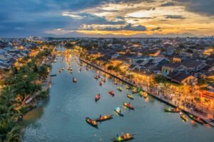 Wisata Halal ke Hoi An Malam Hari, Lampion dan Kota Tua yang Bikin Susah Pulang