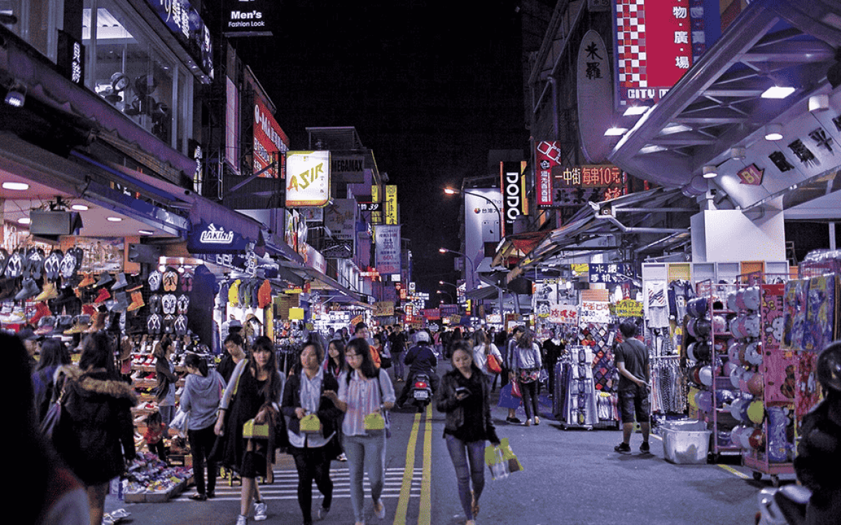 Jalani Tour Korea 2024 Jangan Lupa Belanja di Pasar Dongdaemun 