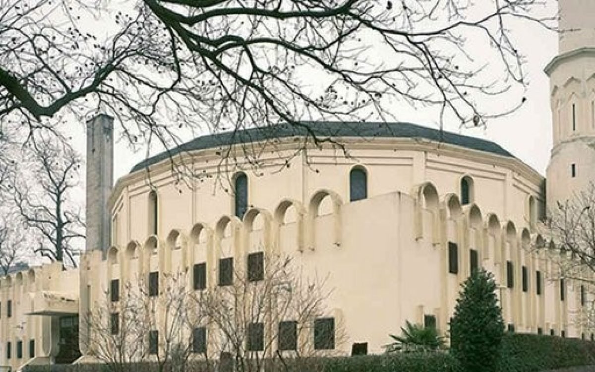 Menjalani Wisata Halal Eropa dengan Salat di Masjid Penuh Sejarah Brussels