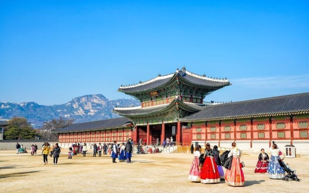 Wisata Sambil Belajar Sejarah dalam Paket Tour Korea 2024